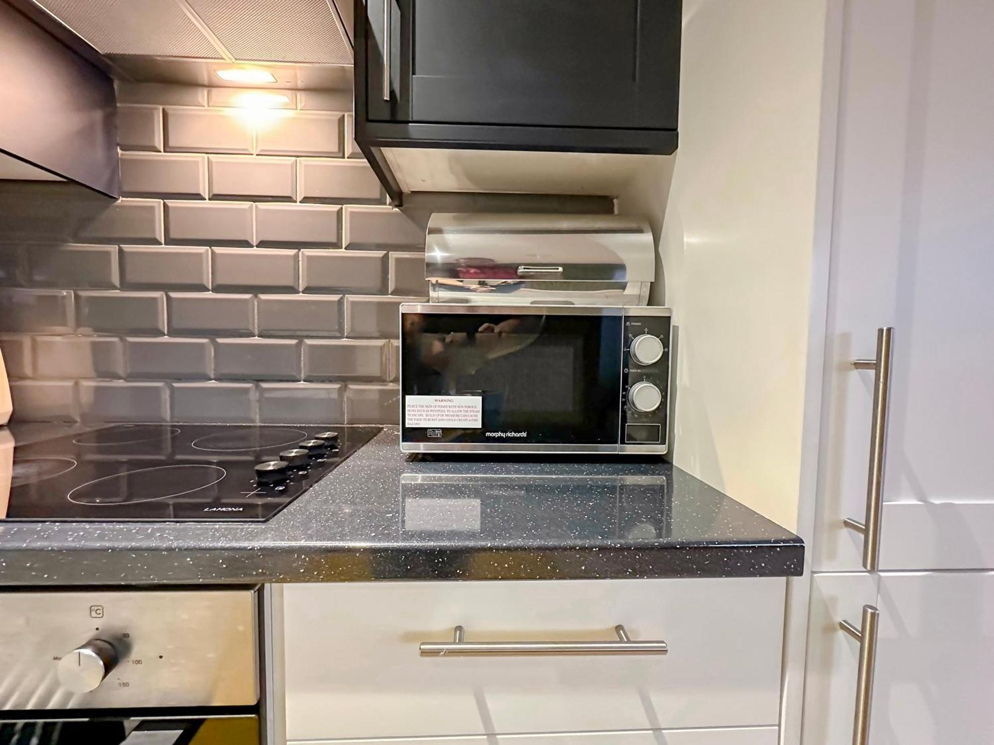 Luxury Boutique Apartments Block Free Street Parking Hounslow Esterno foto